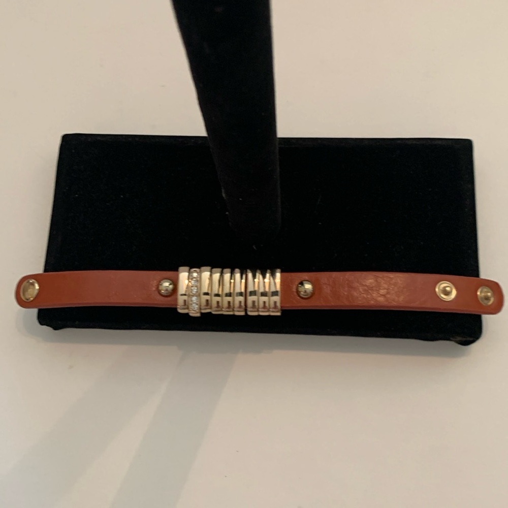COGNAC LEATHER BRACELET WITH GOLD TONE RINGS+ RHINESTONE GUANG TONG 1/4” WIDE